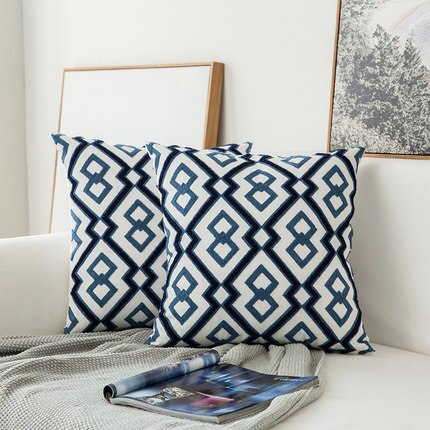Classical Embroidered Throw Pillow – Elegant Decorative Pillow for Timeless Home Décor