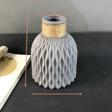 Load image into Gallery viewer, Decorative Flower / Display Vase
