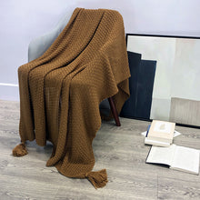 Load image into Gallery viewer, Nordic Fashion Knitted Ball Sofa Blanket

