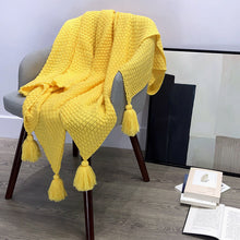 Load image into Gallery viewer, Nordic Fashion Knitted Ball Sofa Blanket
