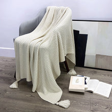 Load image into Gallery viewer, Nordic Fashion Knitted Ball Sofa Blanket
